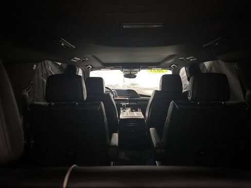 Used 2023 Cadillac Escalade ESV Premium Luxury w/ LPO, Floor Liner Package AWD/4WD image 12