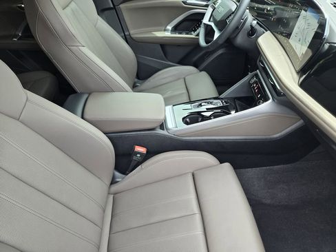 Certified 2025 Audi Q5 Premium Plus w/ Premium Plus image 18