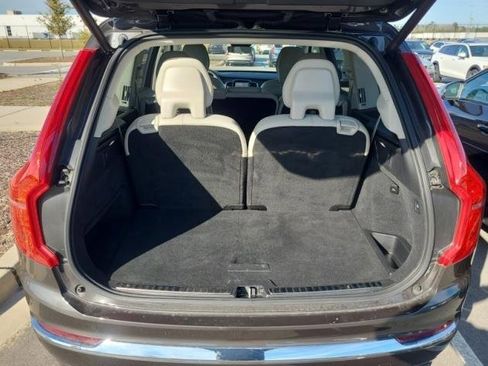 Used 2025 Volvo XC90 B5 Plus image 7