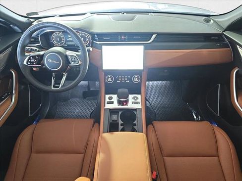 New 2026 Jaguar F-PACE R-Dynamic S image 9