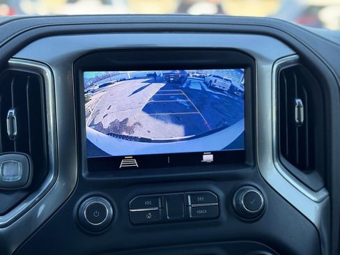 Used 2022 Chevrolet Silverado 2500 LT w/ Convenience Package image 19