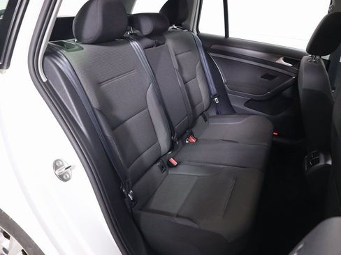 Used 2018 Volkswagen Golf S image 35