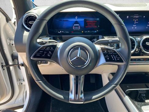 Used 2025 Mercedes-Benz GLA 250 4MATIC image 26