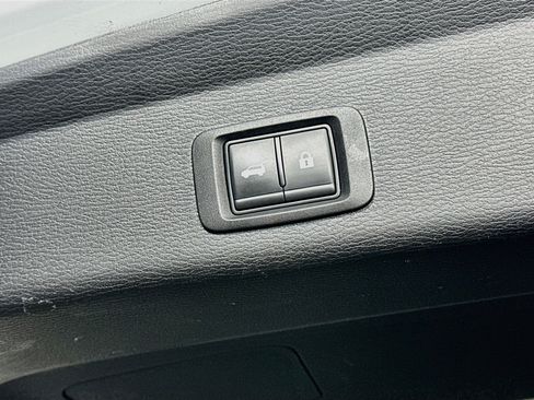 Used 2024 Mitsubishi Outlander SE AWD/4WD image 31