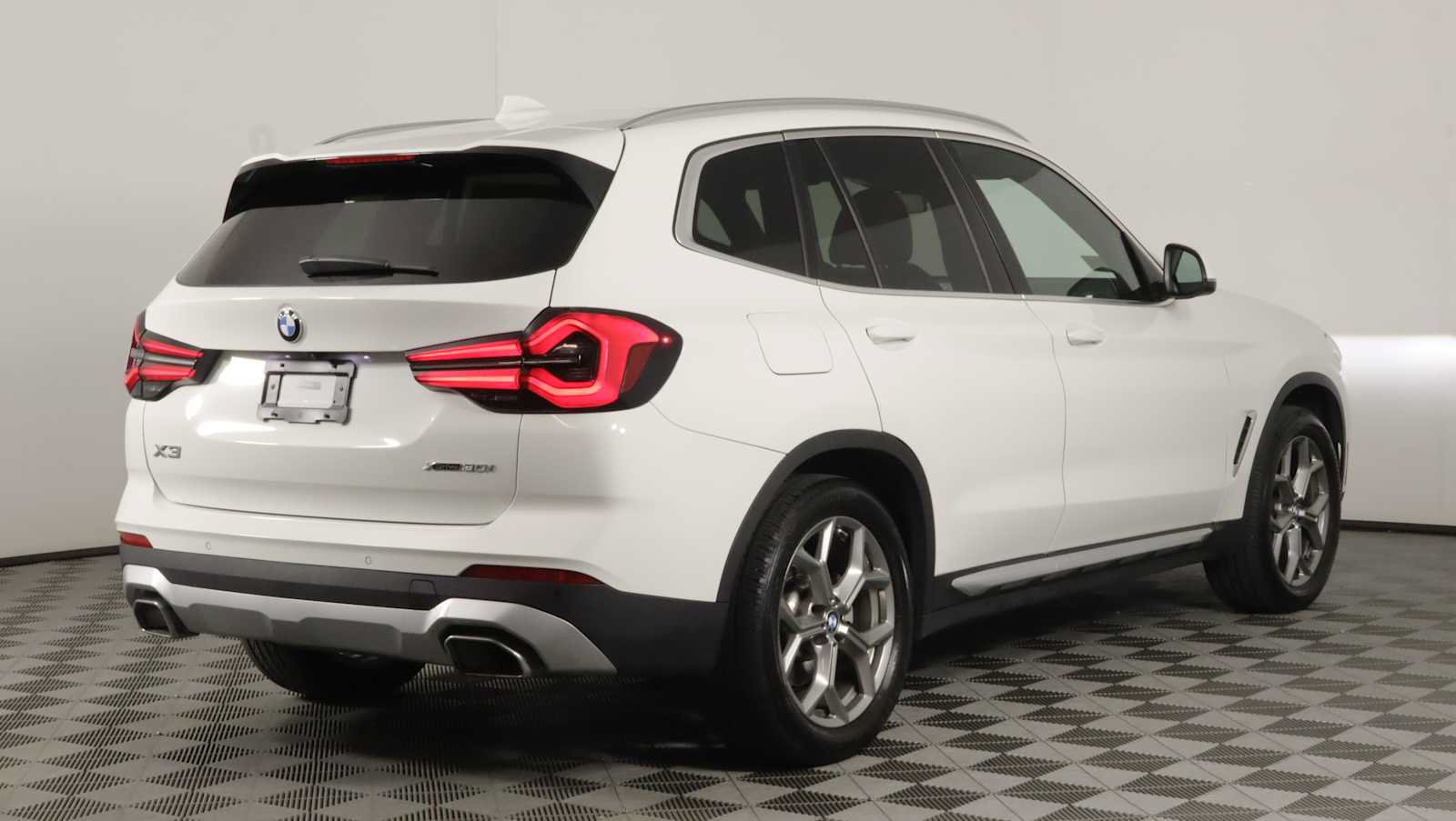 Used 2024 BMW X3 xDrive30i w/ Convenience Package AWD/4WD image 6