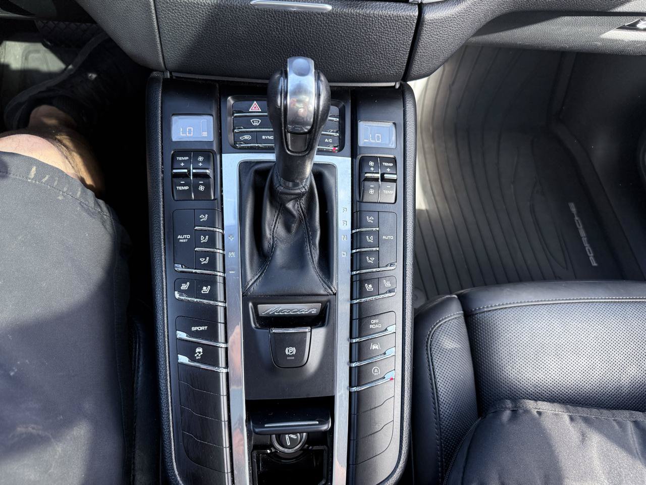 Used 2018 Porsche Macan S AWD/4WD image 21