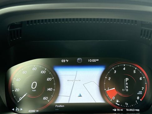 Used 2021 Volvo XC60 T6 Momentum w/ Premium Package image 16