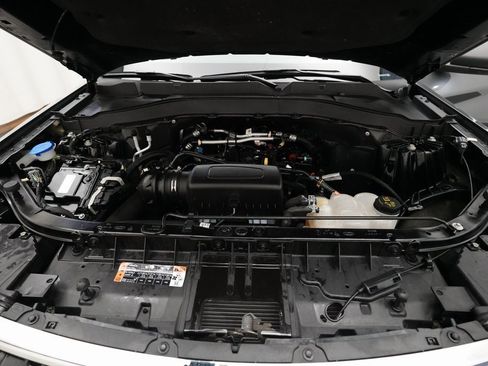 Used 2023 Ford Explorer XLT w/ Equipment Group 202A image 3
