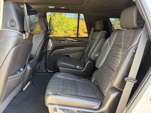 Used 2021 Cadillac Escalade Premium Luxury Platinum image 34