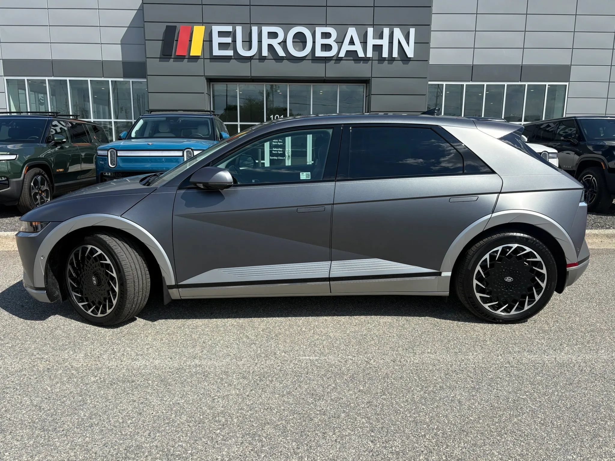 Used 2024 Hyundai Ioniq 5 Limited AWD/4WD image 2