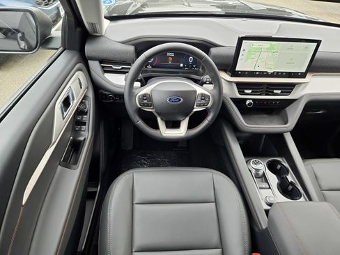 New 2026 Ford Explorer Active w/ Active Comfort Package AWD/4WD image 8