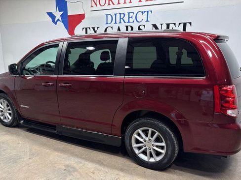 Used 2019 Dodge Grand Caravan SXT image 7