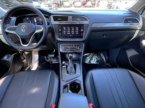 Certified 2023 Volkswagen Tiguan SE image 16