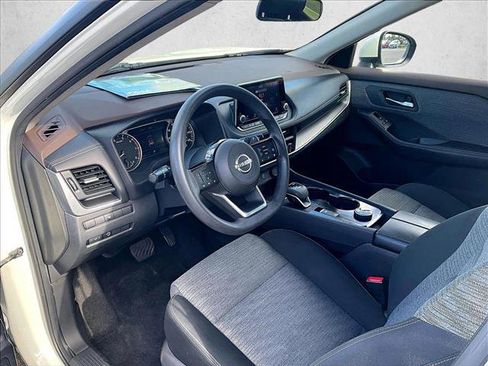 Used 2023 Nissan Rogue SV image 14