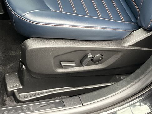 Used 2023 Ford Edge SEL w/ Sport Appearance Package image 9