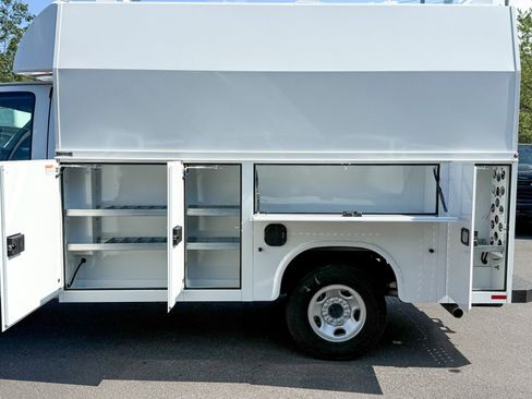 New 2025 Chevrolet Express 3500 w/ Power Convenience Package RWD image 9