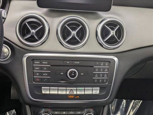 Used 2019 Mercedes-Benz GLA 250 image 13