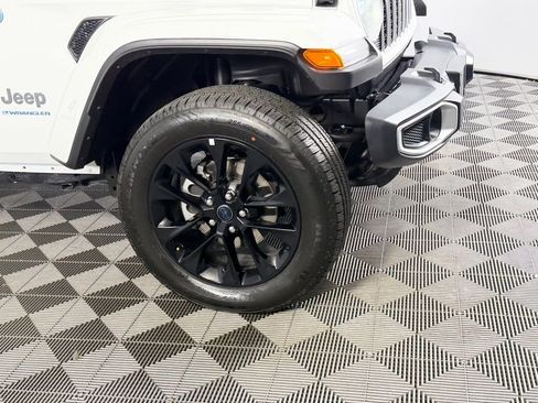 Certified 2025 Jeep Wrangler Unlimited Sahara w/ Safety Group image 11