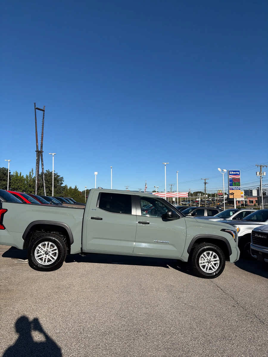 Used 2025 Toyota Tundra SR5 AWD/4WD image 17