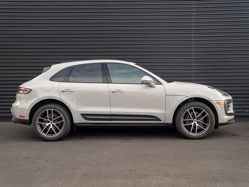 Certified 2025 Porsche Macan image 26
