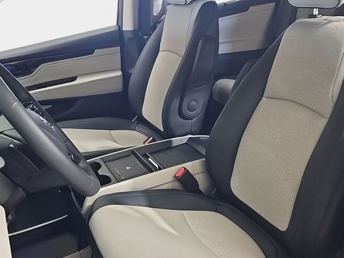 Used 2026 Honda Odyssey Elite image 18