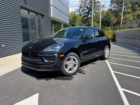 Certified 2024 Porsche Macan image 25