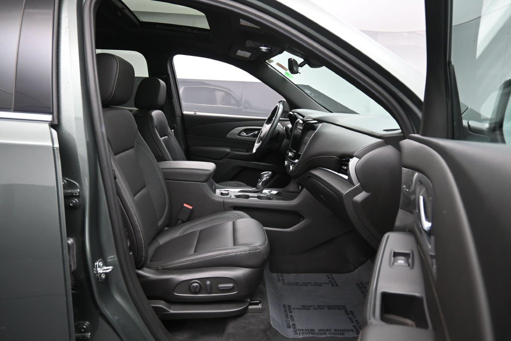 Used 2022 Chevrolet Traverse LT w/ LT Premium Package AWD/4WD image 29