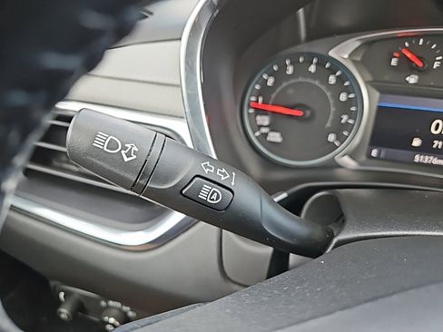 Used 2020 Chevrolet Equinox Premier image 14