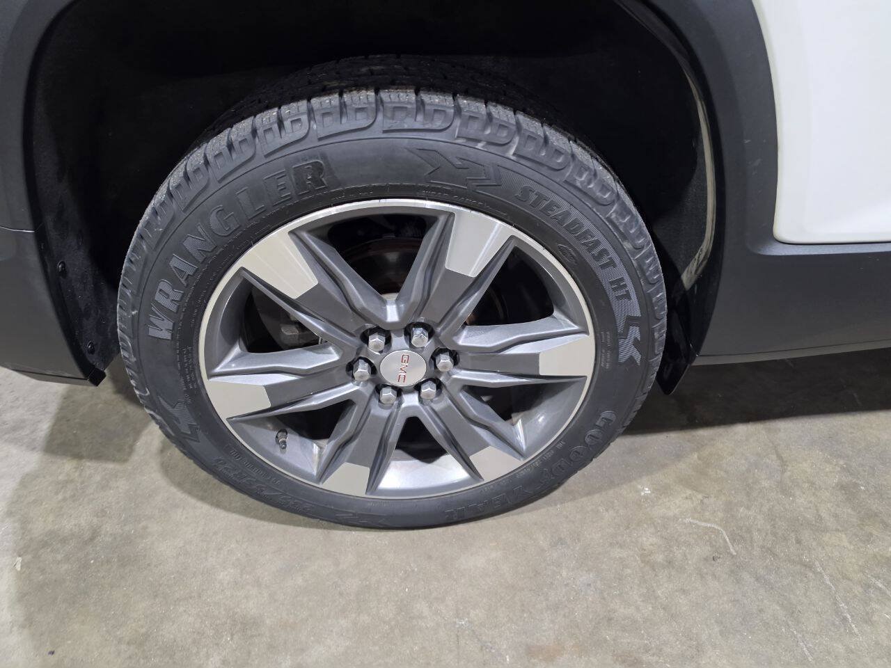Used 2017 GMC Acadia SLT w/ LPO, Floor Liner Package AWD/4WD image 19