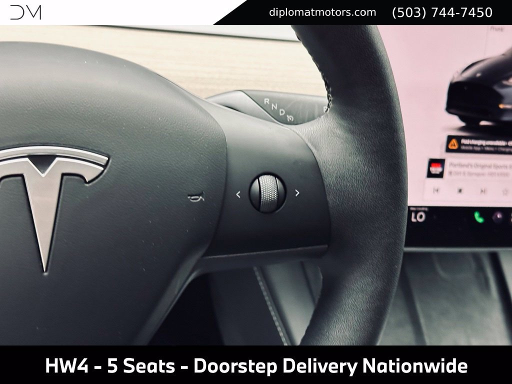 Used 2025 Tesla Model Y Long Range AWD/4WD image 30