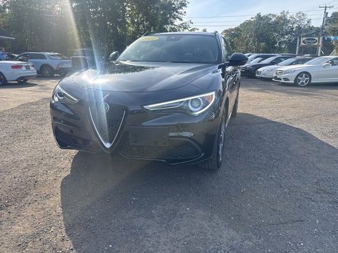 Used 2022 Alfa Romeo Stelvio Ti image 2