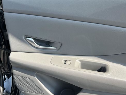 Used 2022 Hyundai Elantra SEL w/ Convenience Package FWD image 22
