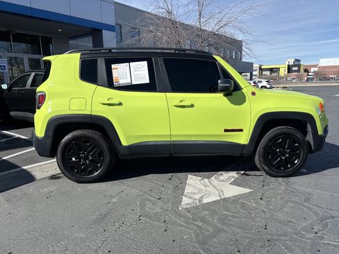 Used 2018 Jeep Renegade Trailhawk image 6