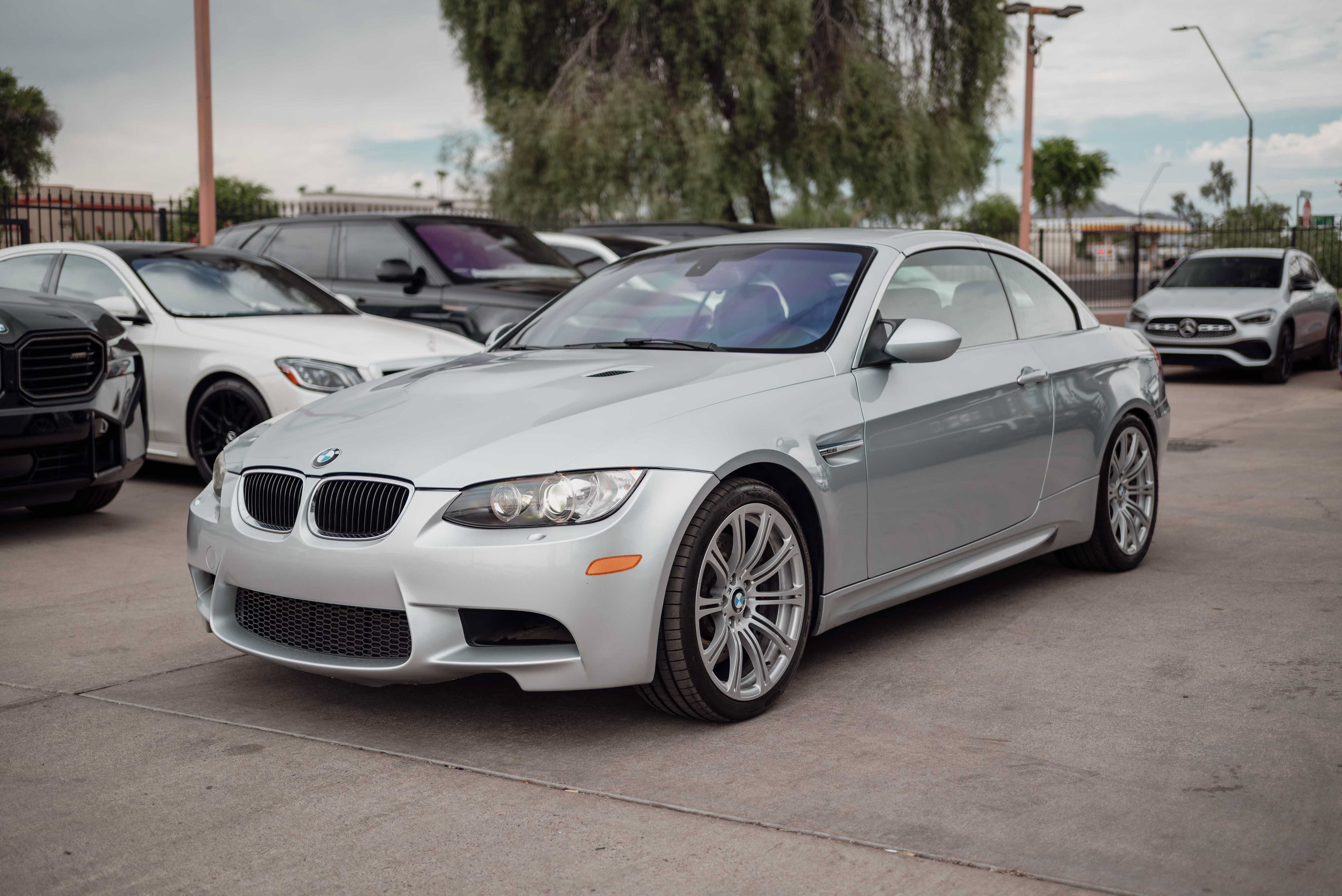 Used 2013 BMW M3 Convertible w/ Premium Pkg RWD image 1