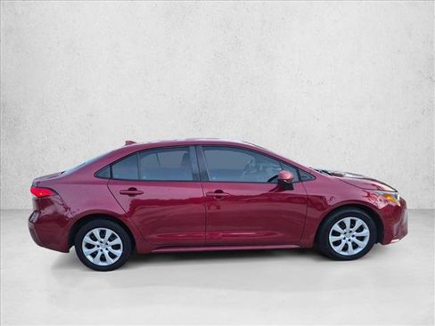 Used 2023 Toyota Corolla LE FWD image 4