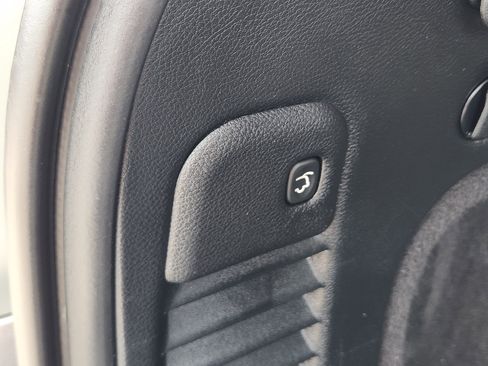 Used 2019 Jeep Grand Cherokee Limited image 42