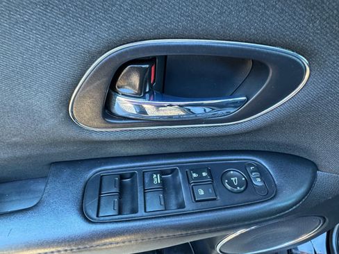 Used 2022 Honda HR-V EX image 27