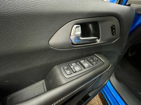 New 2027 Chrysler Pacifica Limited w/ Family Tech Group FWD image 26