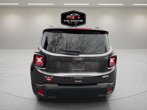 Used 2021 Jeep Renegade Latitude image 4