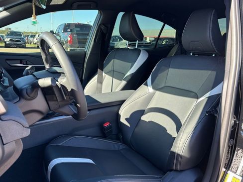 Used 2026 Toyota Camry SE image 6