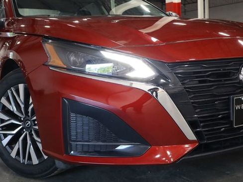 Used 2024 Nissan Altima 2.5 SV image 45