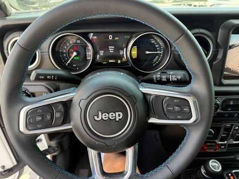 Used 2023 Jeep Wrangler Unlimited Rubicon 4xe w/ Steel Bumper Group AWD/4WD image 17