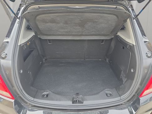 Used 2019 Chevrolet Trax LT w/ LT Convenience Package image 29