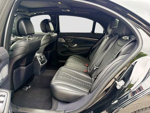 Used 2018 Mercedes-Benz S 560 4MATIC Sedan image 20