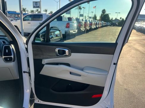 Used 2023 Kia Sorento EX w/ Panoramic Sunroof Package FWD image 38