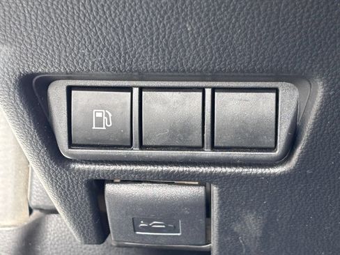 Used 2024 Toyota Prius XLE FWD image 23
