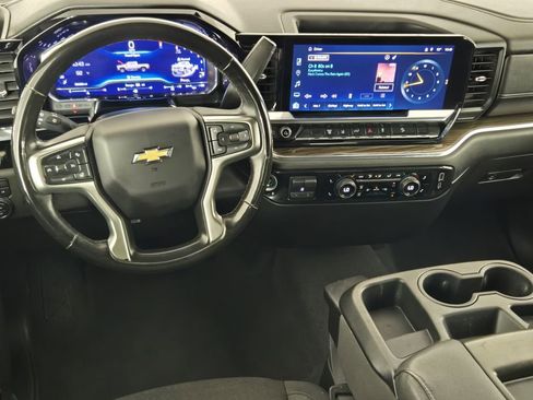 Used 2024 Chevrolet Silverado 2500 LT AWD/4WD image 29