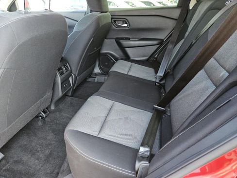 Used 2024 Nissan Rogue SV image 27