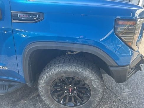 Used 2023 GMC Sierra 1500 AT4X image 2