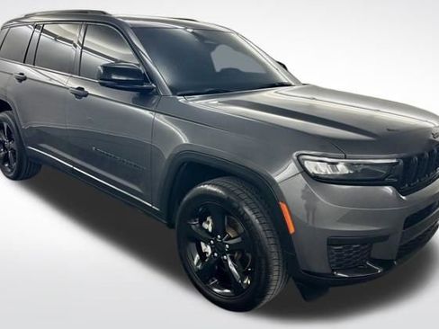 Used 2024 Jeep Grand Cherokee L Altitude image 1